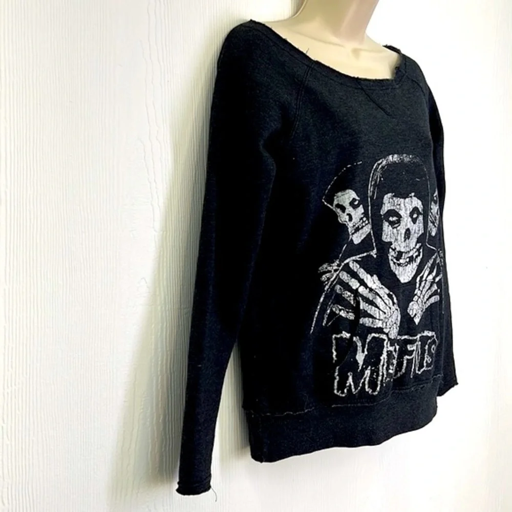 Misfits - Fiend Misfit Skulls Graphic Open Cut Neck Pocket Sweatshirt Size Small